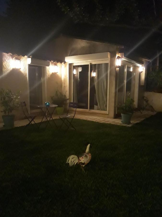 Dans Un Jardin Bb Et Jacuzzi Bed & Breakfast Mandelieu-la-Napoule Exterior photo