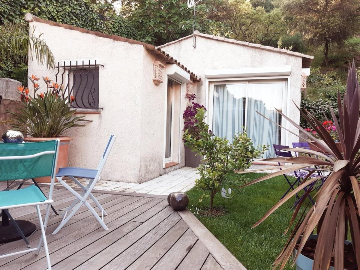 Dans Un Jardin Bb Et Jacuzzi Bed & Breakfast Mandelieu-la-Napoule Exterior photo
