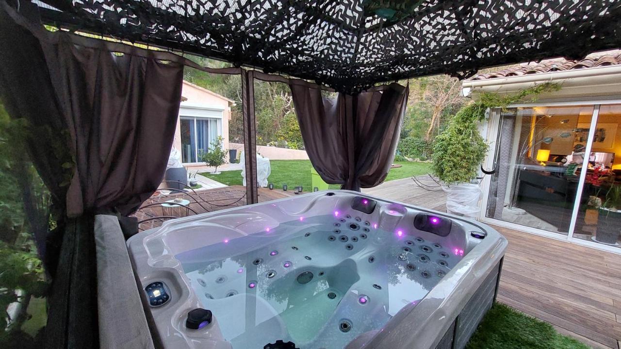 Dans Un Jardin Bb Et Jacuzzi Bed & Breakfast Mandelieu-la-Napoule Exterior photo