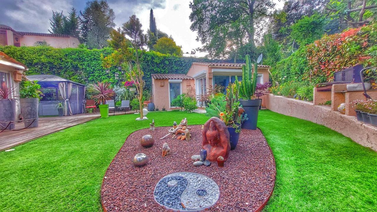 Dans Un Jardin Bb Et Jacuzzi Bed & Breakfast Mandelieu-la-Napoule Exterior photo